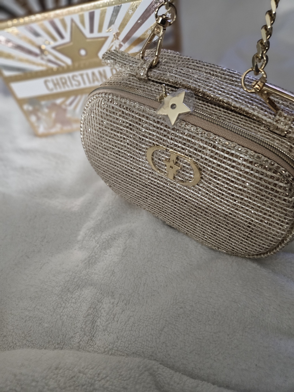 💞💘Womens Christian Dior Gold Cosmetic Bag With Chain - NWOT💞❣️ - Picture 9 of 16